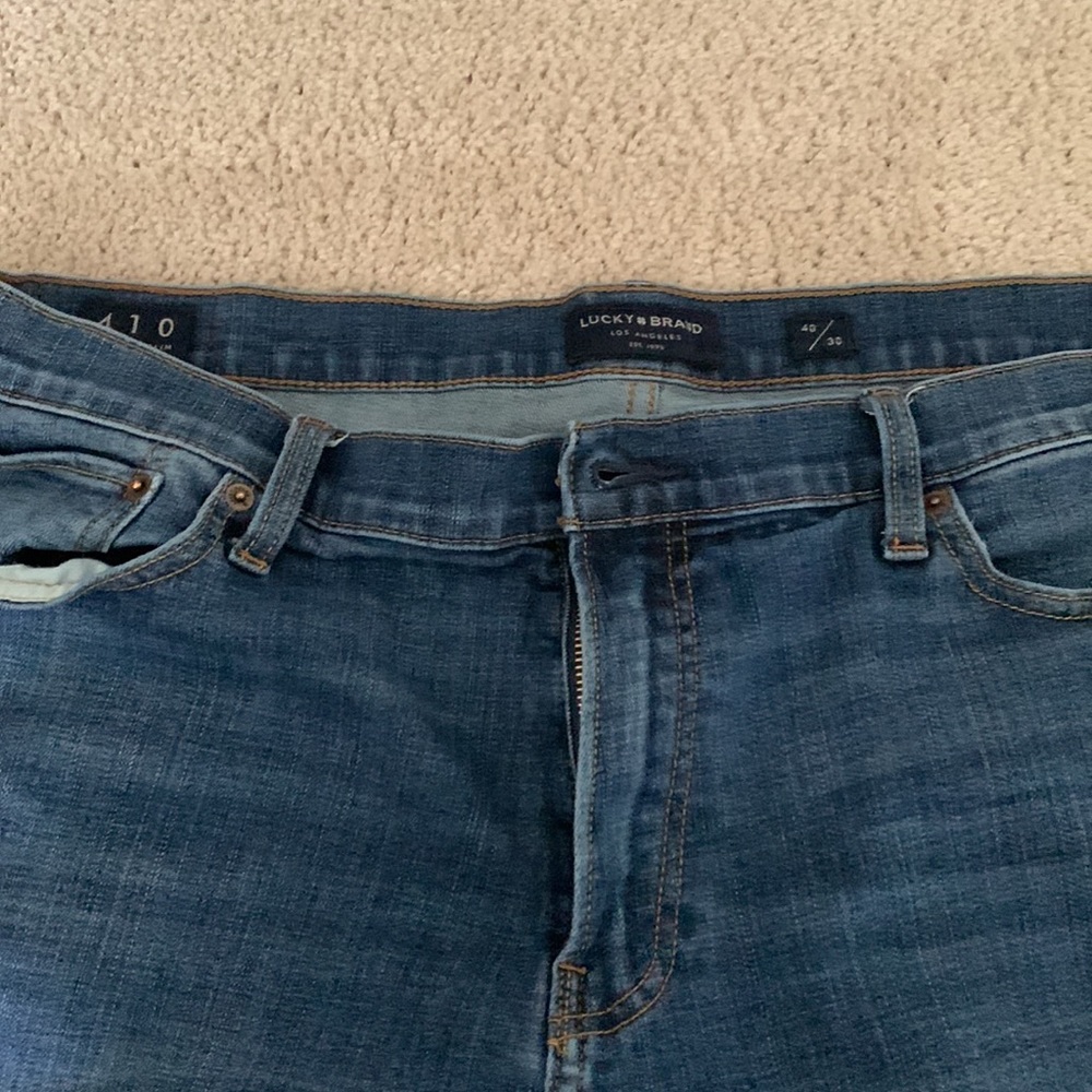 Used - Picture 2 of 3